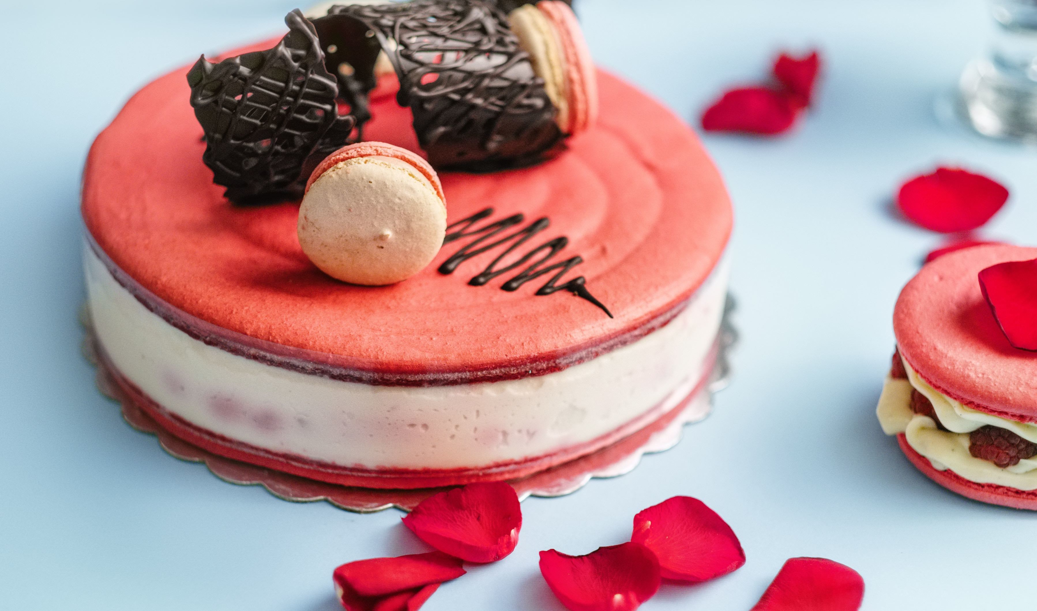 cake with rose petals